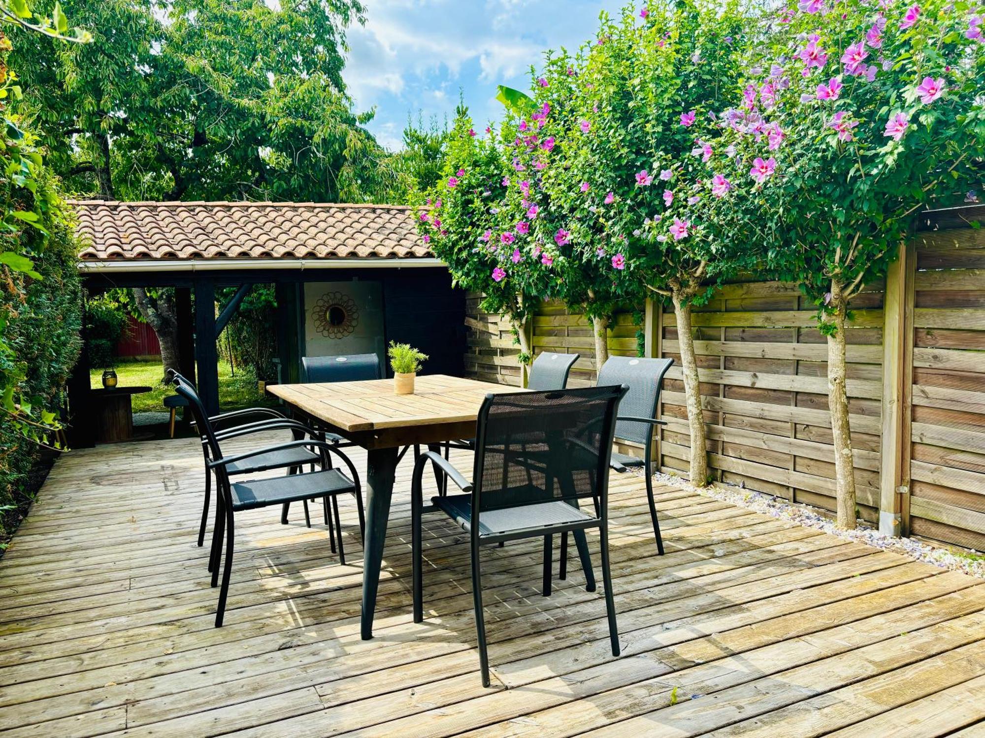 La Maison Du Parc, Charme Et Tranquillite Niort Exterior foto